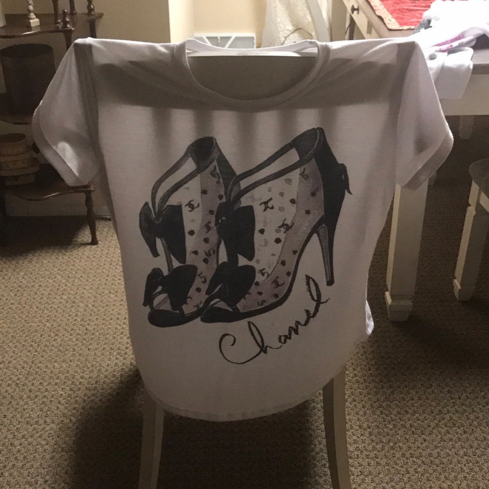 Fashion T-shirt.